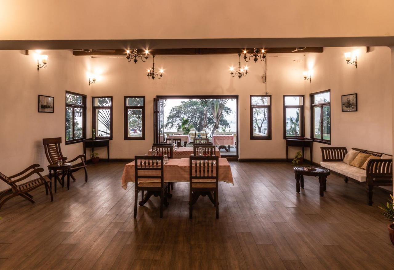 Amritara The Poovath Beachfront Heritage, Fort Kochi Exterior photo
